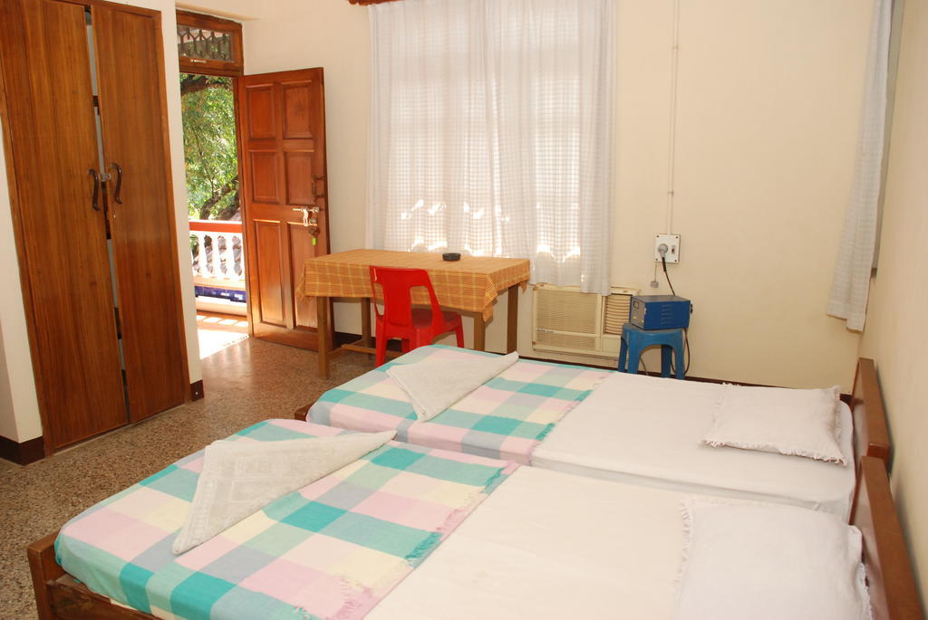 Pinto Guest House Candolim Room photo